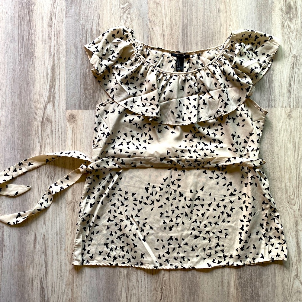 Forever 21 Ruffle top blouse